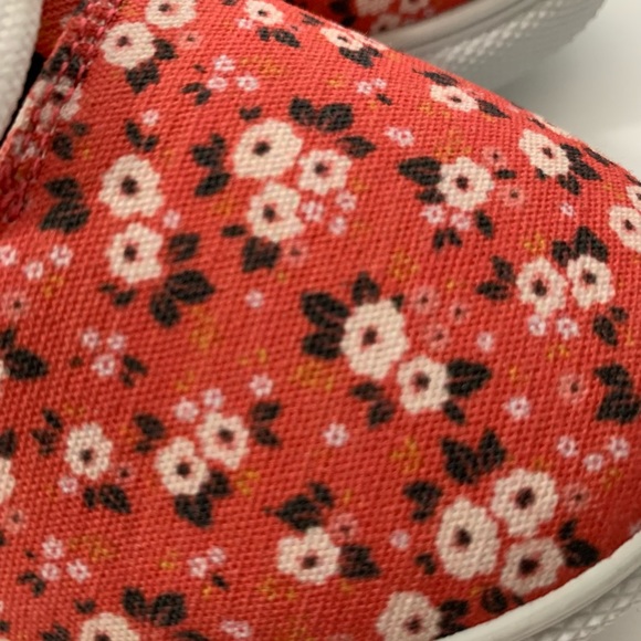 Madden Girl Floral Fabric Lace up Sneakers 3 - Picture 10 of 13